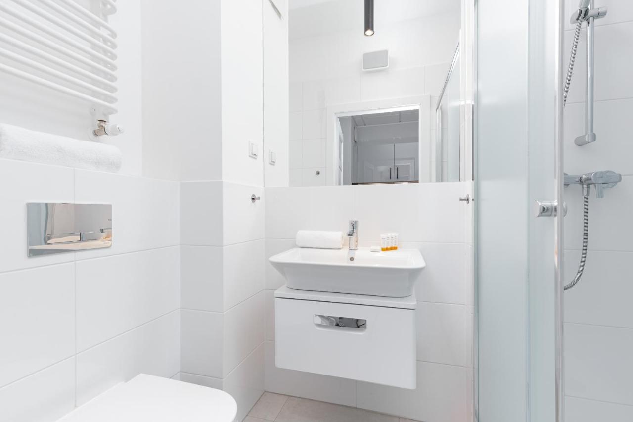 Business Center Apartments Warsaw Wola By Noclegi Renters Экстерьер фото